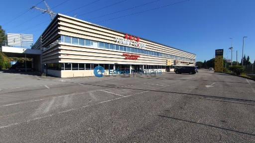 Arrendamento de espaço comercial em Castêlo da Maia