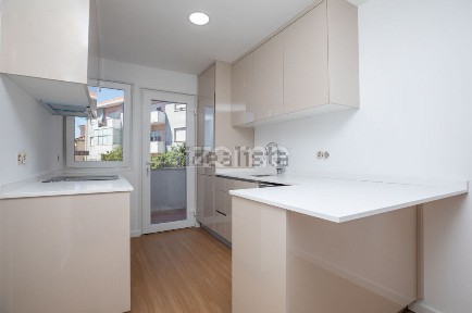 Apartamento T3 à venda na Rua 1º de Dezembro s/n