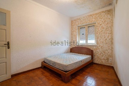 Apartamento T3 à venda na Rua Vitorino Nemésio
