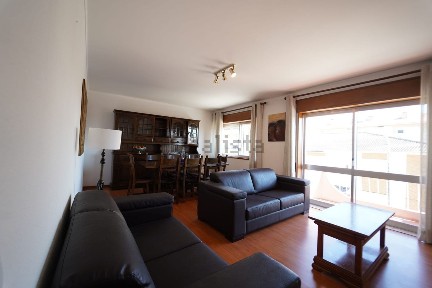 Apartamento T3 à venda na Rua Dom Afonso IV s/n