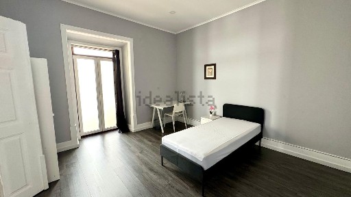 Apartamento T7 à venda na Rua Doutor Augusto Rocha, 12