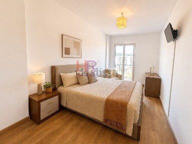 Apartamento T2 à venda no Alto de S. João - Portela - Pinhal de Marrocos