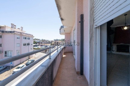 Apartamento T3 à venda na Rua Ângelo Lima s/n