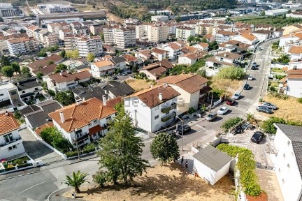 Apartamento T2 à venda na Rua Jaime Cortesão