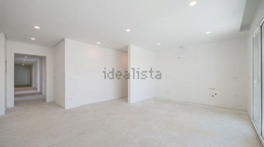Apartamento T1 à venda na Avenida José R. Sousa Fernandes