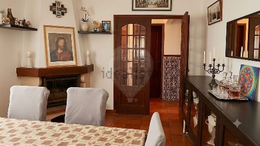 Apartamento T3 à venda na Rua Anibal Correia de Matos