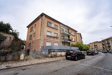 Apartamento T3 à venda na Rua Nicolau Chanterenne, 385