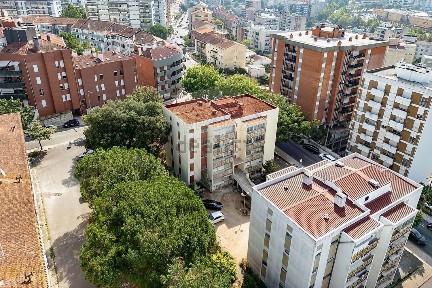 Apartamento T3 à venda na Rua Carlos Seixas