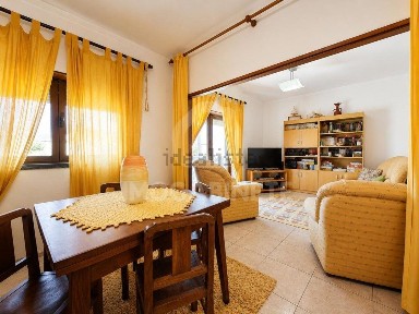 Apartamento T2 à venda na Rua Professor Bissaia Barreto, 48