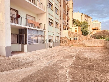 Apartamento T3 à venda na Rua Doutor António José de Almeida, 58