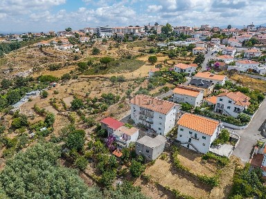 Apartamento T3 à venda na Rua a