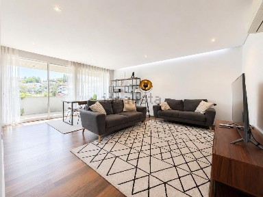 Apartamento T2 à venda na Rua Irmã Lúcia, 24