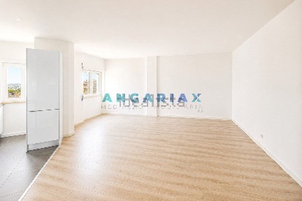 Apartamento T0 à venda na Rua João de Lemos, 12