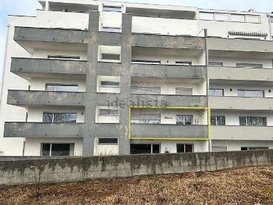 Apartamento T2 à venda na Rua António Canastrinha