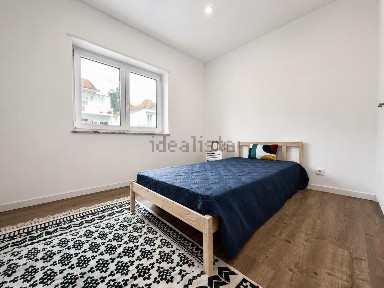 Apartamento T4 à venda na Rua Coelho da Rocha