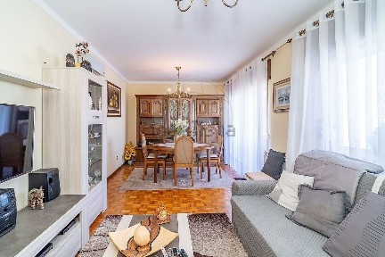 Apartamento T2 à venda na Rua Castelo