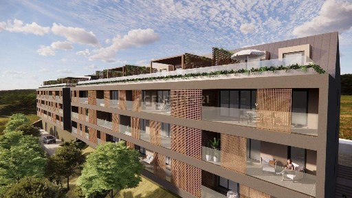 Apartamento T3 à venda na Rua Vitorino Planas s/n