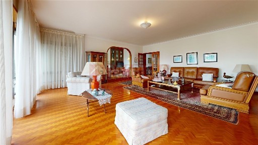 Apartamento T4 à venda na Celas