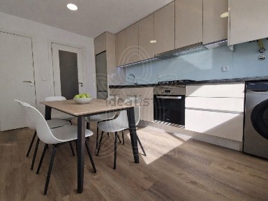 Apartamento T3 à venda em Granja do Ulmeiro