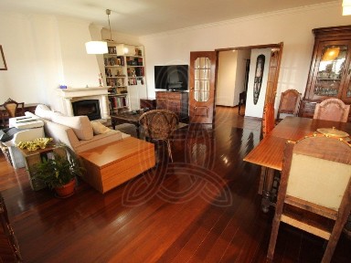 Apartamento T4 à venda na Penedo da Saudade