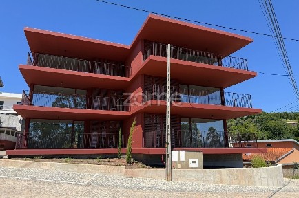 Apartamento T2 à venda na Ladeira Portela da Cobiça