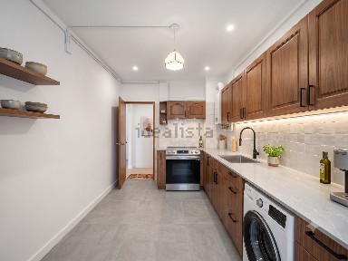Apartamento T2 à venda na Rua Alberto Dias Pereira