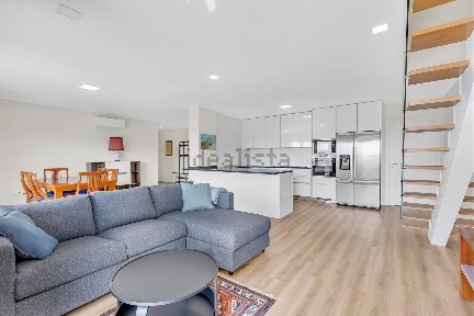 Apartamento T5 à venda na Rua Várzea de Buarcos