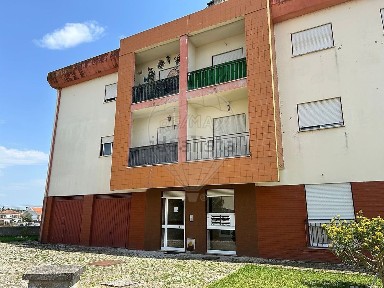 Apartamento T2 à venda na Rua João Girão de Lemos