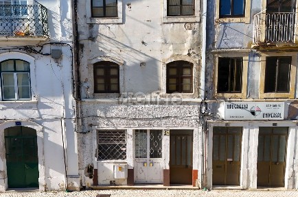 Apartamento T2 à venda na Rua Figueira da Foz, 58