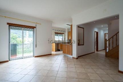 Apartamento T4 à venda na Rua Sá de Miranda s/n