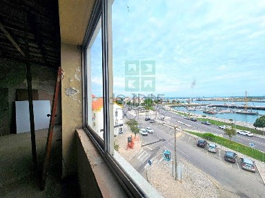 Apartamento T5 à venda na Rua Paço, 3