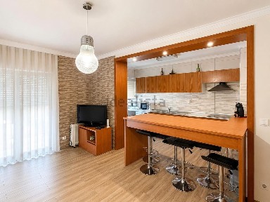 Apartamento T5 à venda no Bairro São Miguel