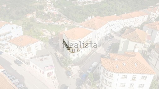 Apartamento T5 à venda na Rua Frei Tomé de Jesus, 1