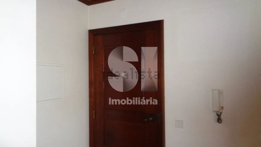 Apartamento T2 à venda em Poiares (Santo André)