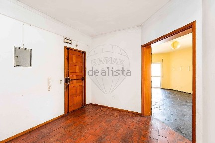 Apartamento T3 à venda na Praça Timor