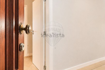 Apartamento T3 à venda na Praceta Doutora Maria Madalena Biscaia