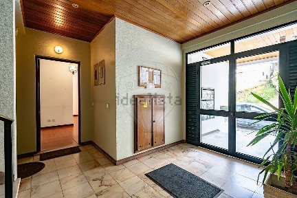 Apartamento T3 à venda na Rua Miradouro