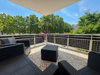 Apartamento T3 à venda no Vale das Flores