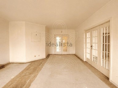 Apartamento T5 à venda nos Olivais
