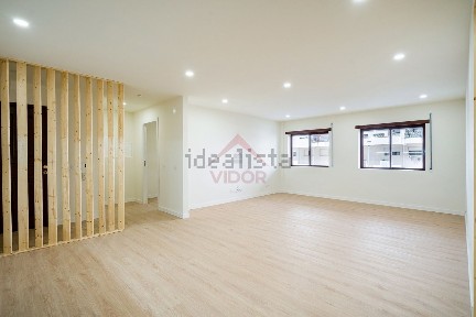 Apartamento T2 à venda na Abadias