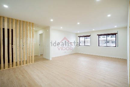 Apartamento T2 à venda na Abadias