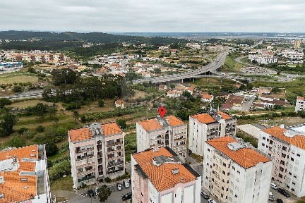 Apartamento T3 à venda na Avenida 1º de Maio