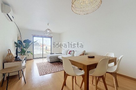Apartamento T2 à venda na Rua Doutor João Bagão, 4