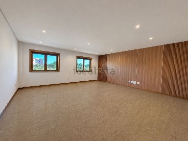 Apartamento T2 à venda na Rua Luís Gonçalves Santiago s/n