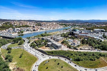 Apartamento T2 à venda em Santa Clara e Castelo Viegas