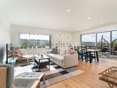 Apartamento T3 à venda na Rua Palmira Pedro, 10