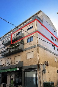 Apartamento T3 à venda no Passeio Infante Dom Henrique
