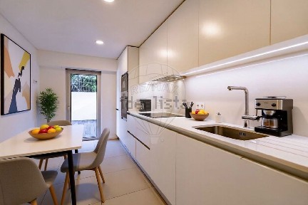 Apartamento T3 à venda na Rua Palmira Pedro, 1