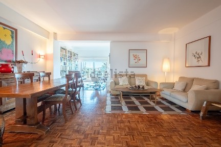 Apartamento T3 à venda na Rua Combatentes da Grande Guerra