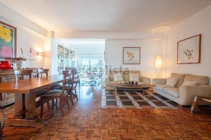 Apartamento T3 à venda na Rua Combatentes da Grande Guerra